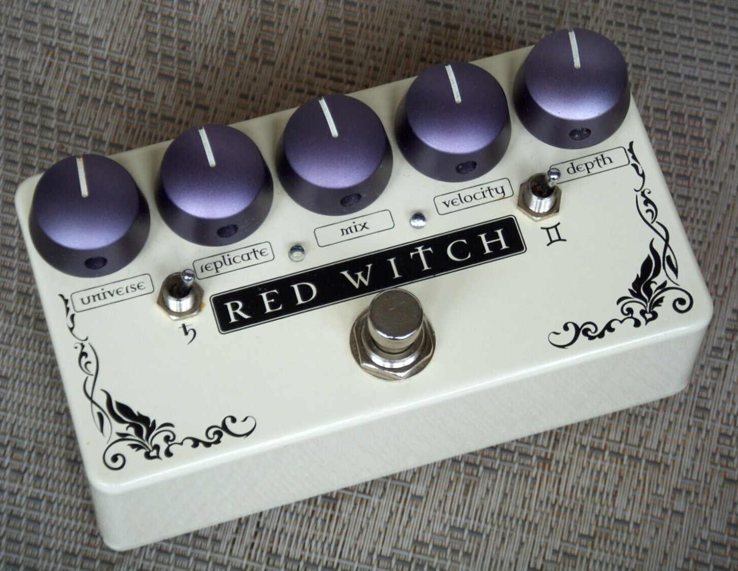 Red Witch Binary Star Effect Peddle