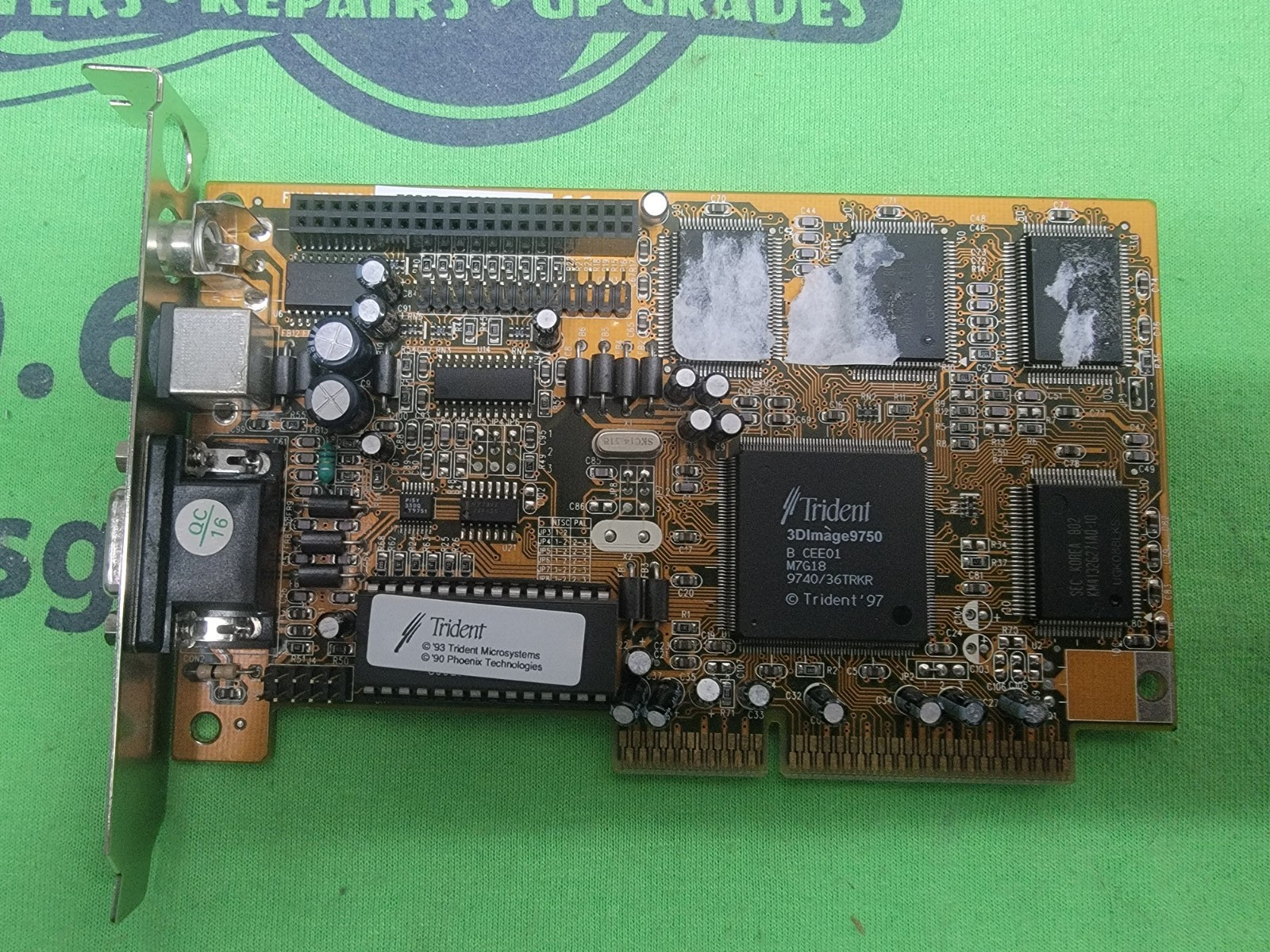Vintage Trident FYI-TR9750 3D-image-9750 AGP VGA Video Graphics Card