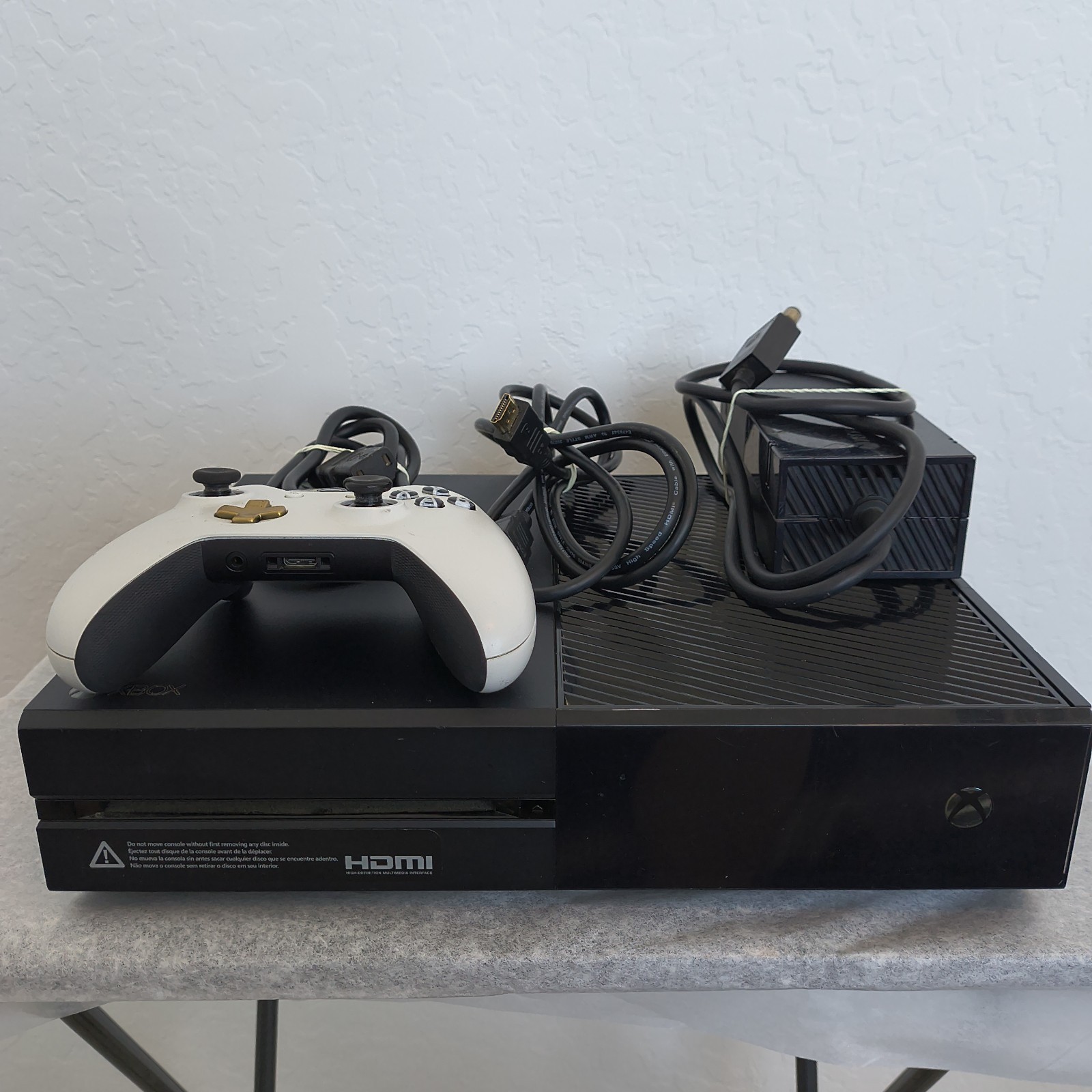 MICROSOFT XBOX ONE 1540 GAMING CONSOLE 500GB Working Great Condition