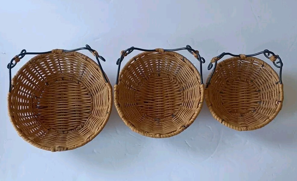 Wicker Stackable nesting baskets