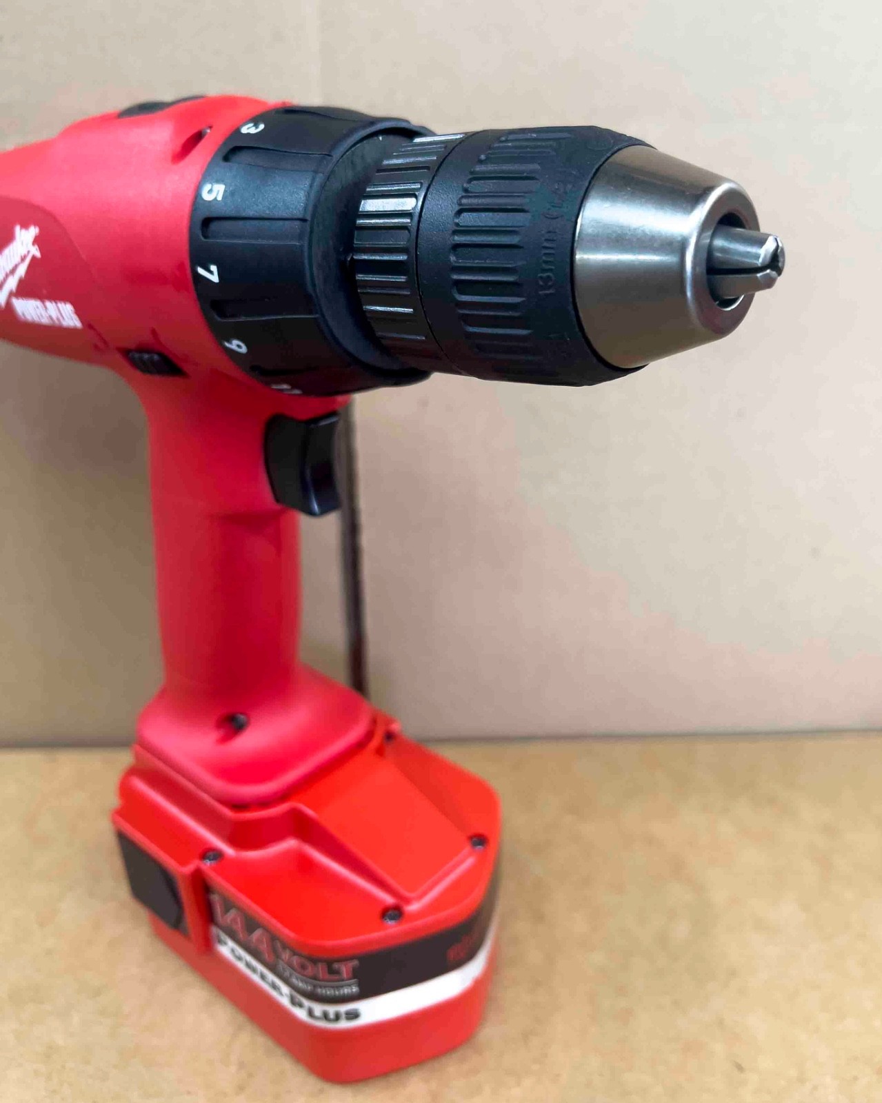 Milwuakee 0512-26 1/2" Driver Drill kit 14.4V, with flash light.