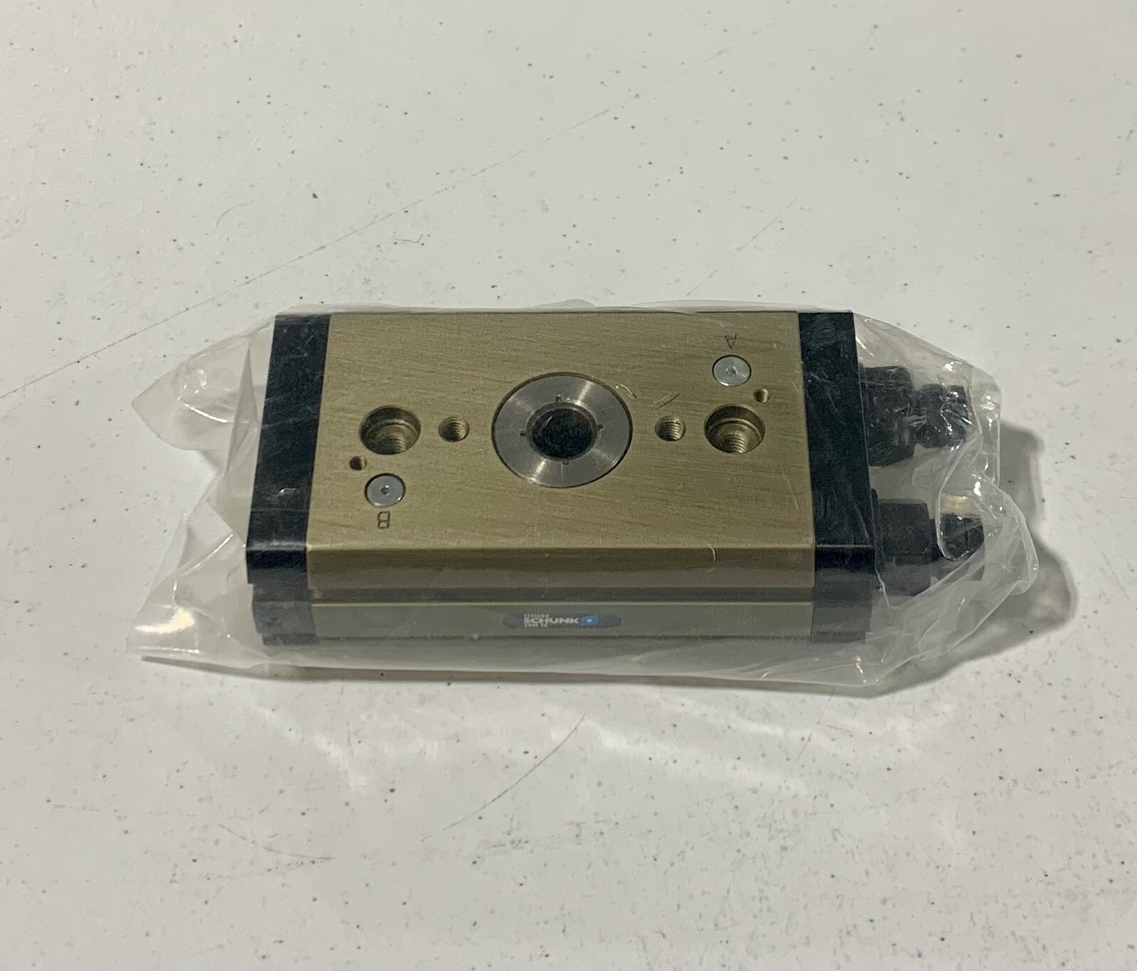 SCHUNK 1331286 SRM 16 / SRM 16-H-180-3 Universal Swivel Unit *NEW OPEN BOX*