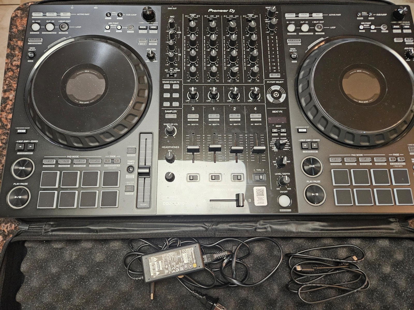 Pioneer 10 - 4 Channel - DJ Controller - Mint