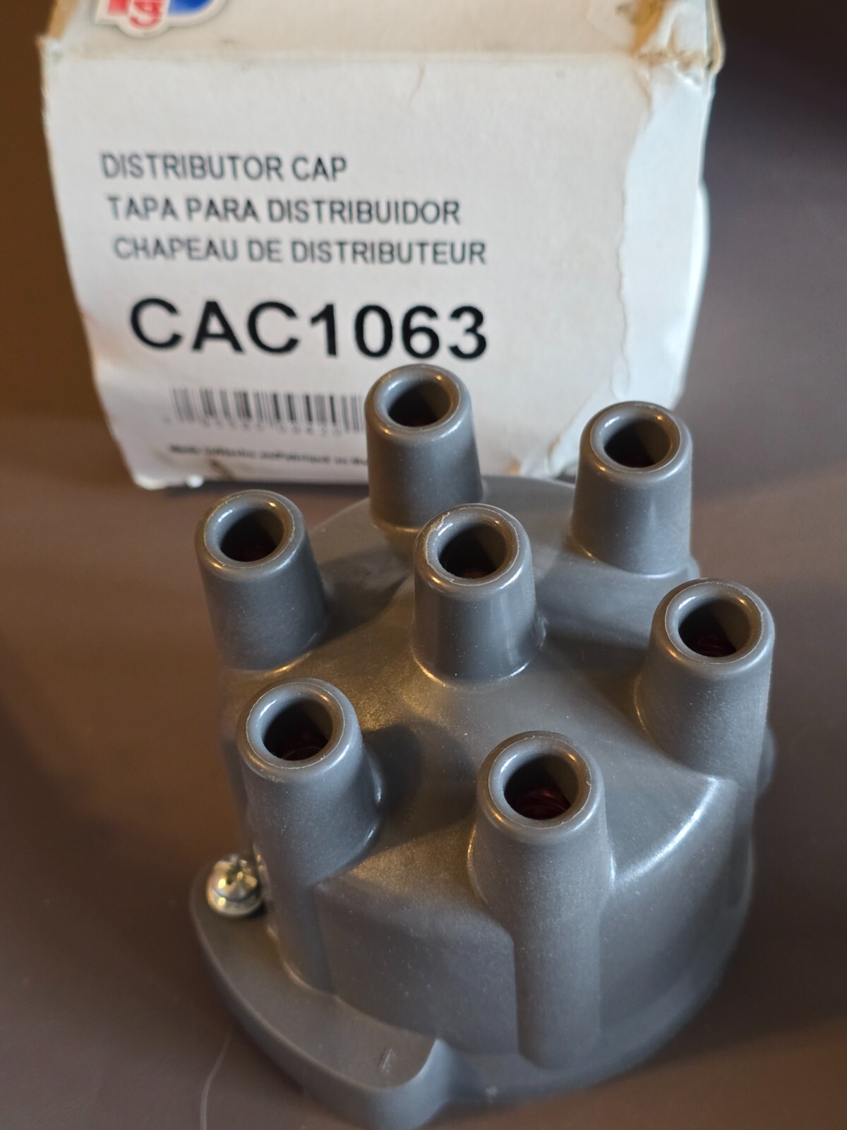 Distributor Cap-Premium CARQUEST   CAC1063    NEW OLD STOCK