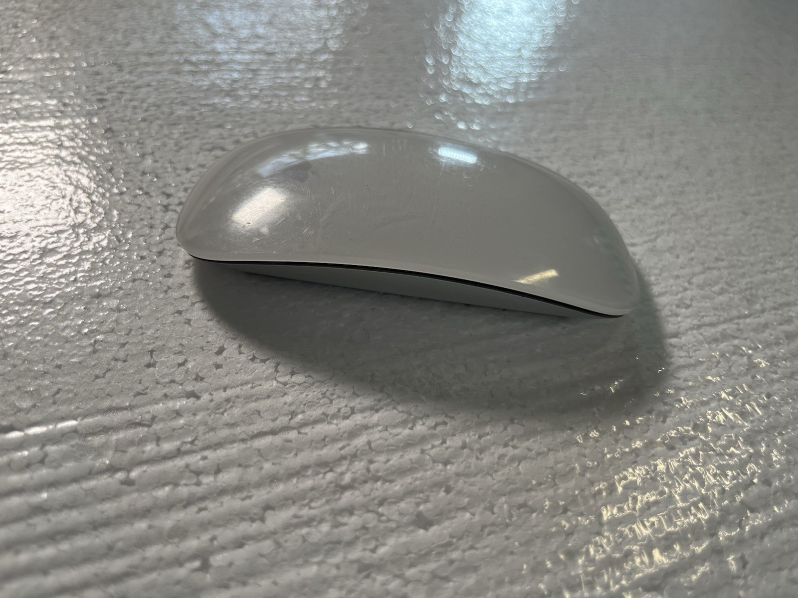 Apple Magic Mouse 2 A1657 Bluetooth Rechargeable Optical White Silver