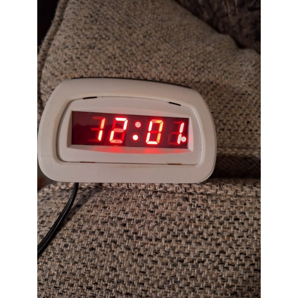 Sharp SPC085 Digital Alarm Clock Battery Backup White. Tested Works