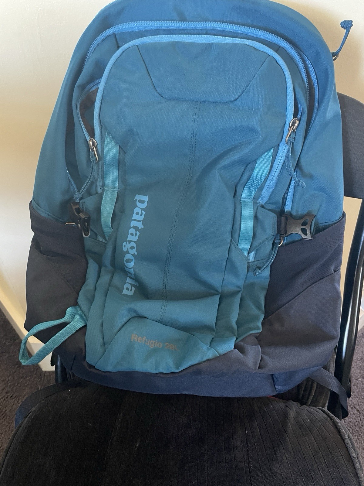 Patagonia Refugio 28L Backpack Blue Day Hiking Laptop Bag Bookbag Outdoor