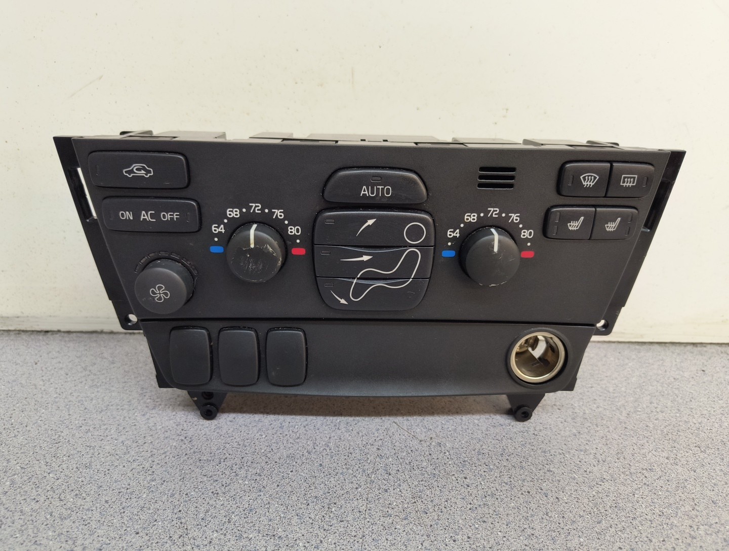 2005 - 2009 Volvo S60 V70 A/C Heater Climate Control 8697141 OEM