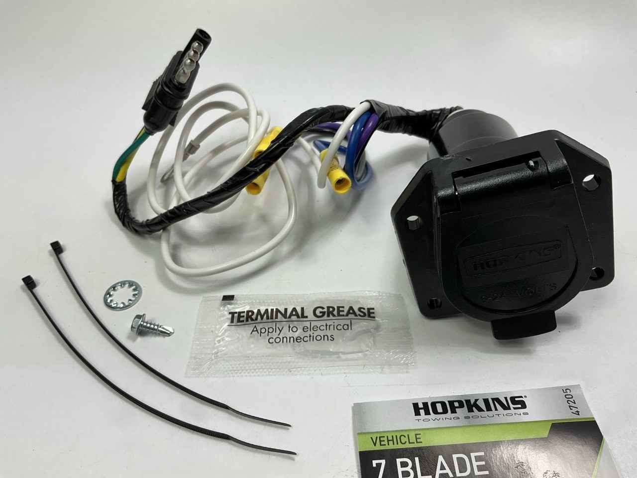Hopkins 47205 4-Flat To 7-Blade Trailer Harness Adapter