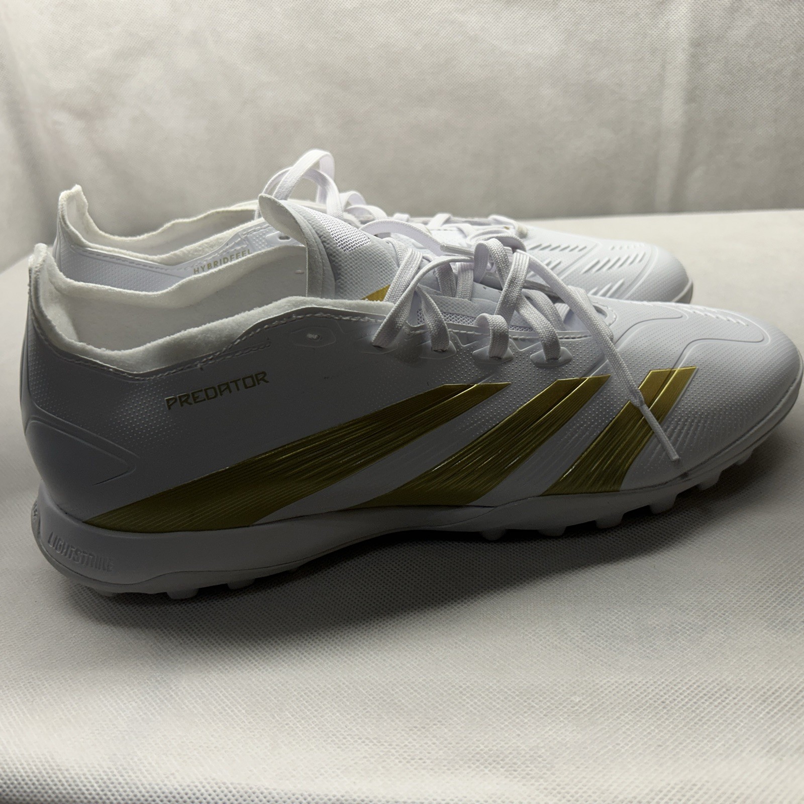 Adidas Predator League IF6378 Mens 9.5 White Gold Metallic Soccer Cleats A4