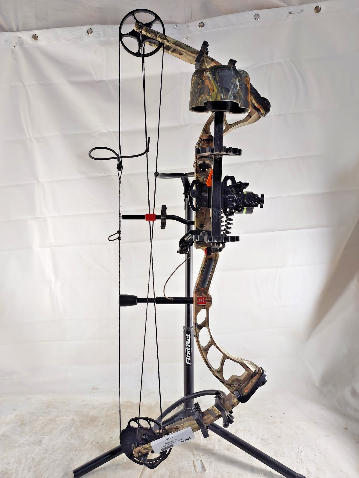 PSE Brute Compound Bow - RH - 25-30” - 60-70#