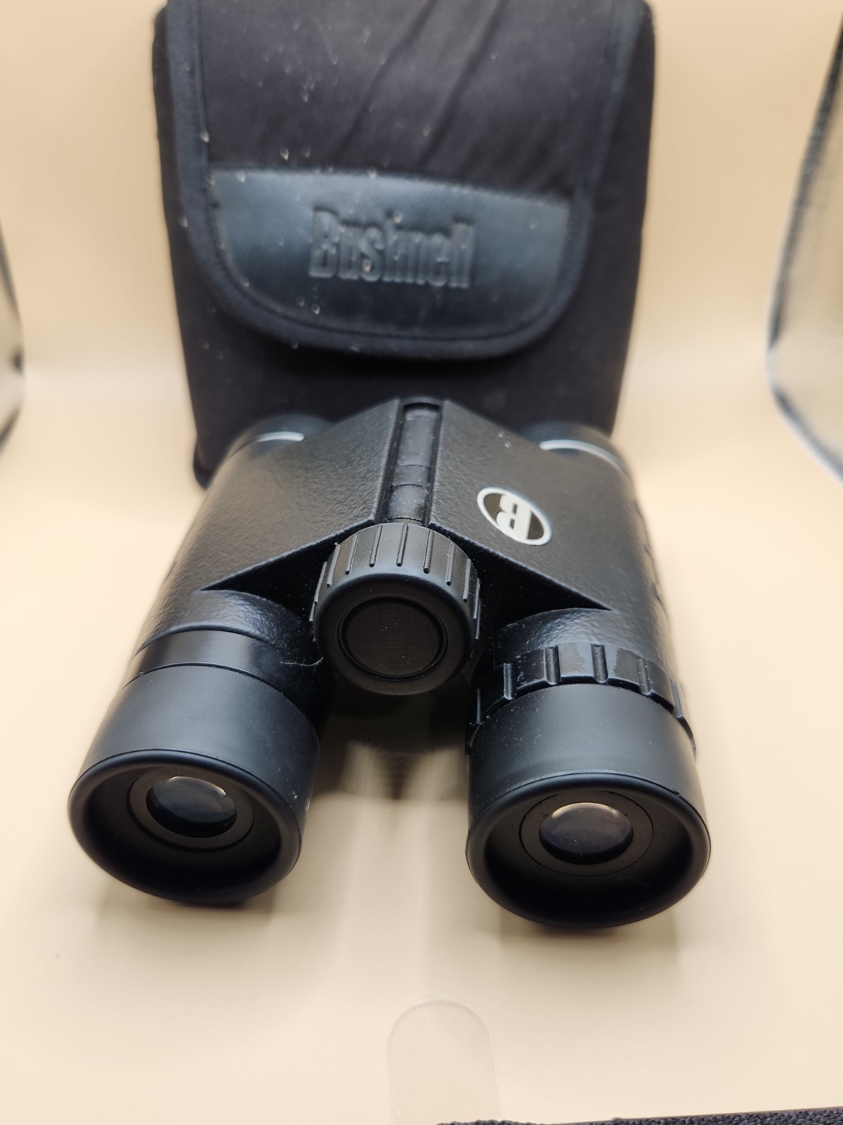 Bushnell Binoculars 10x25 FOV 330 FT With Soft Shell Protector Case