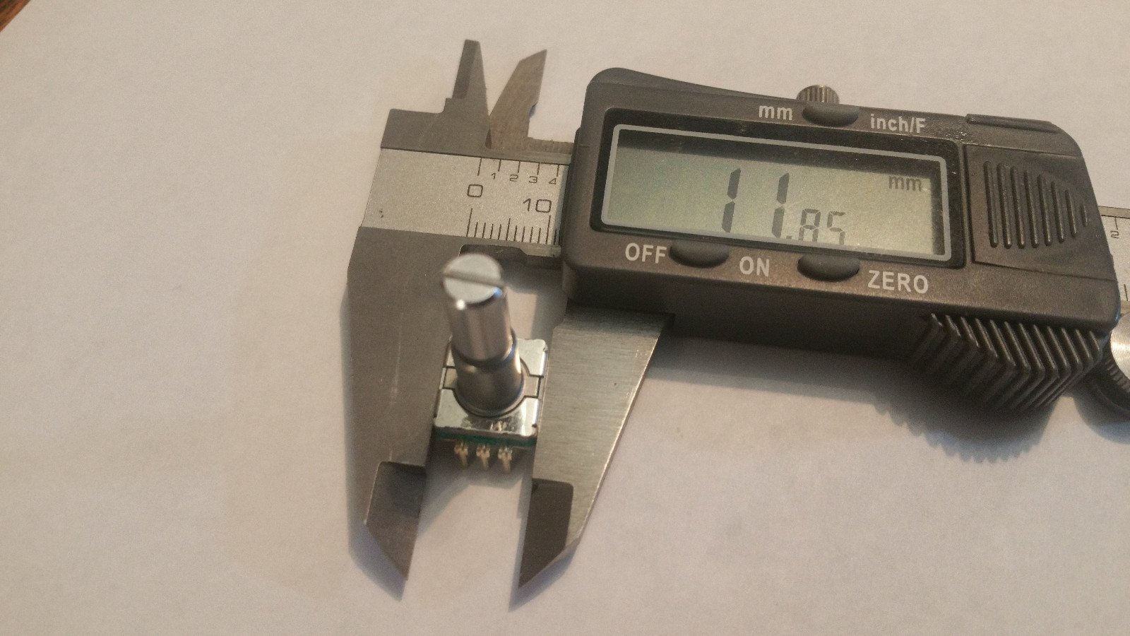 Alps Rotary Encoder w/ Momentary Switch - 30 Detents / 360 Degrees - PC Board
