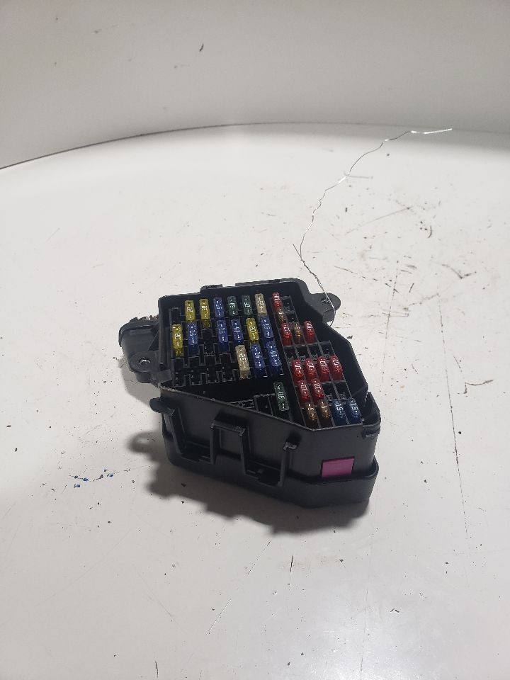 Used Fuse Box Engine fits: 2003 Volkswagen Passat engine compartment Grade A