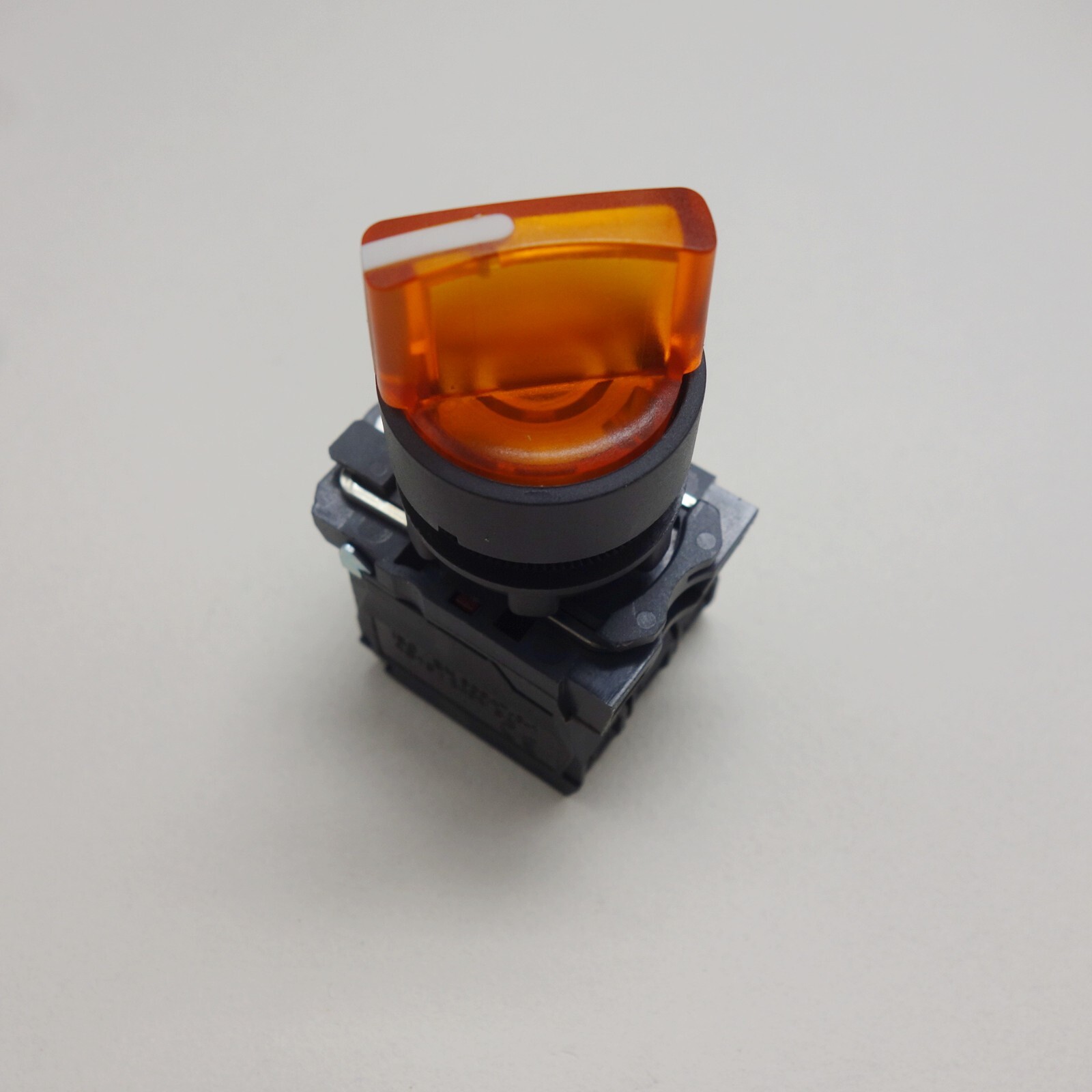 22mm ILLUMINATED Selector switch 2 Position Fits Yellow XB5AK125G5 120V Maintain