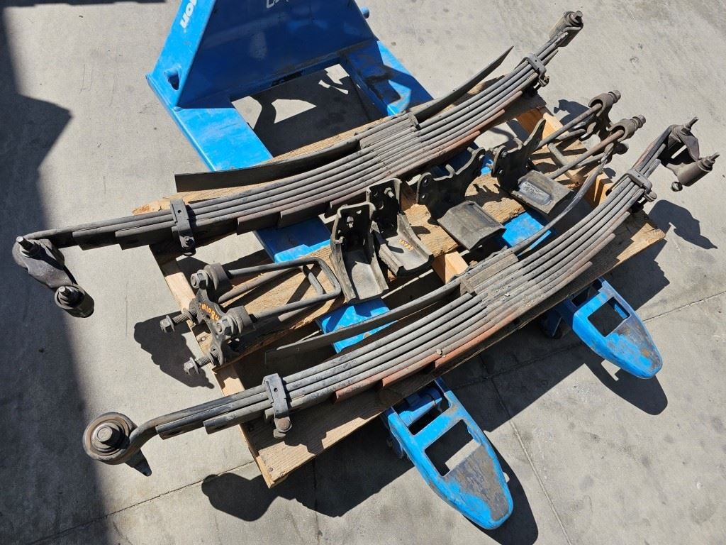USED 2017 Chevy Silverado CAB CHASSIS PAIR REAR LEAF SPRINGS 23401106 , 7+1