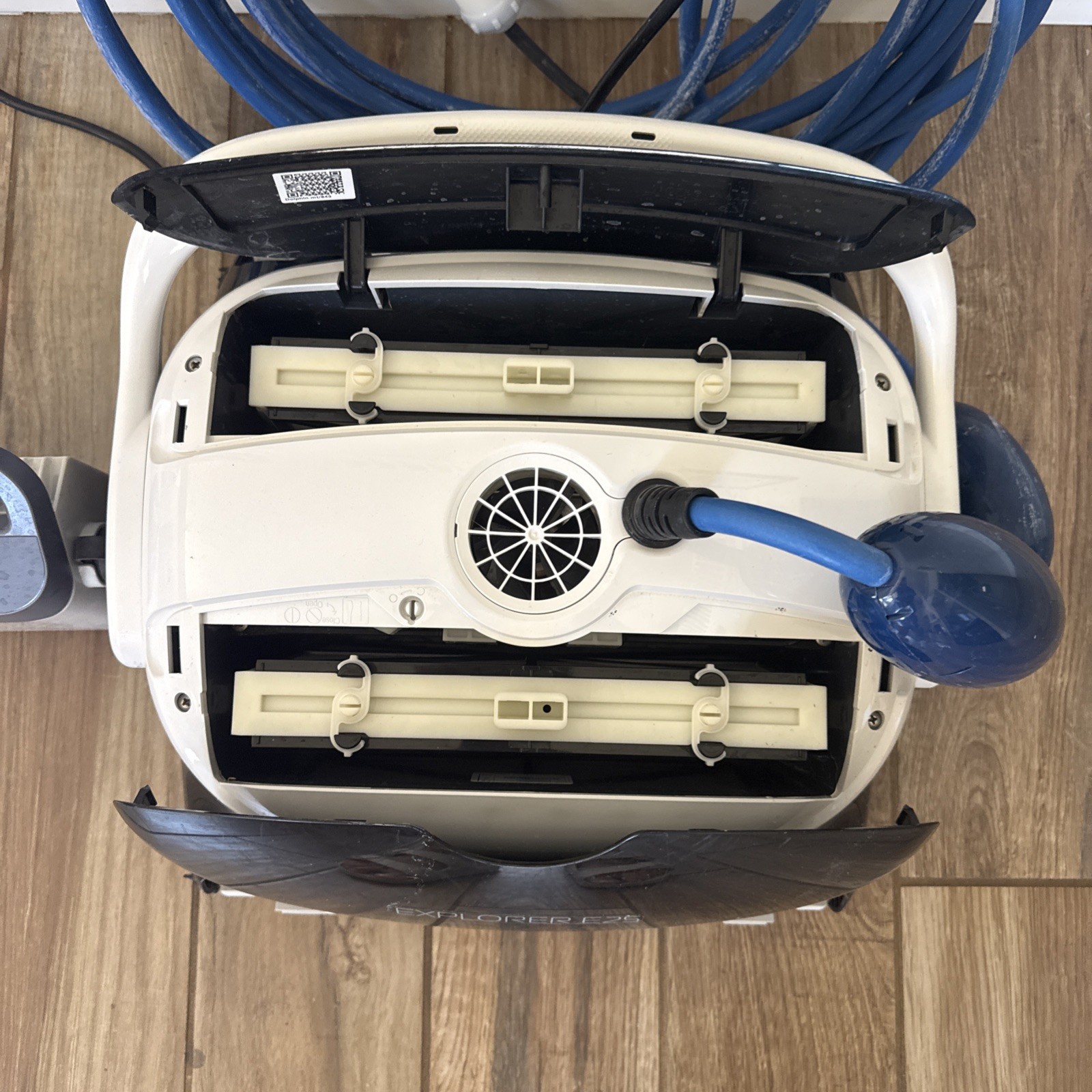 Dolphin Explorer E25 WiFi Robotic Pool Cleaner Wall Climbing