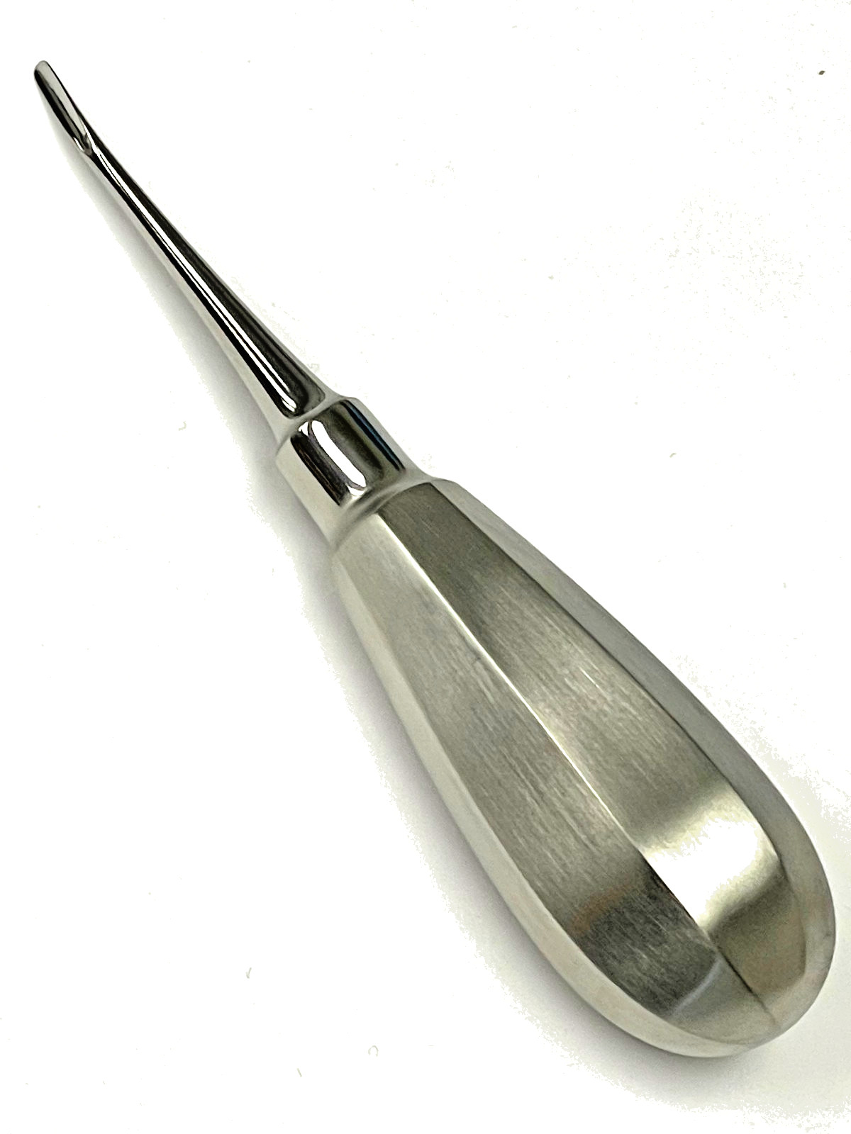 Luxation Elevator, Curved Tip, 4 mm wide