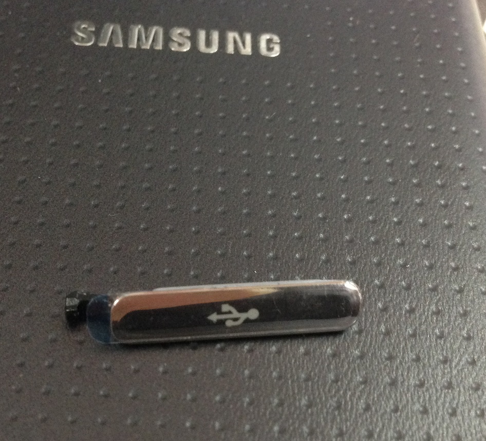 Genuine Samsung Galaxy S5 G900i Charging USB Port Cover  Silver black original