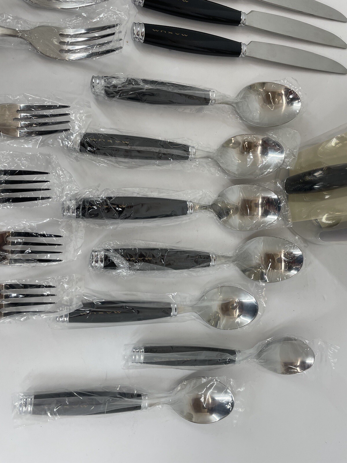VTG 1998 Pfaltzgraff Maxum Stainless Flatware 20pc Ser Complete Open Box Black