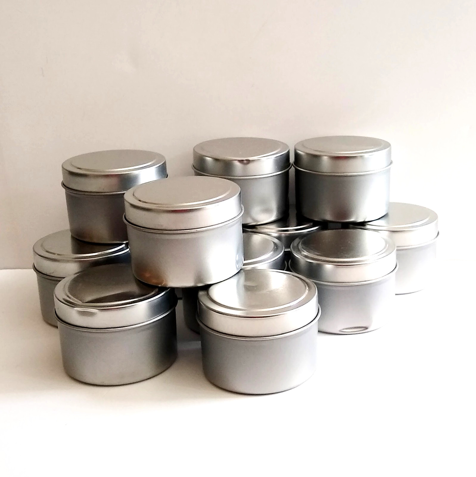 TWELVE (12) NEW Aluminum 4 oz Container Storage Tins w Lids *Slight dents