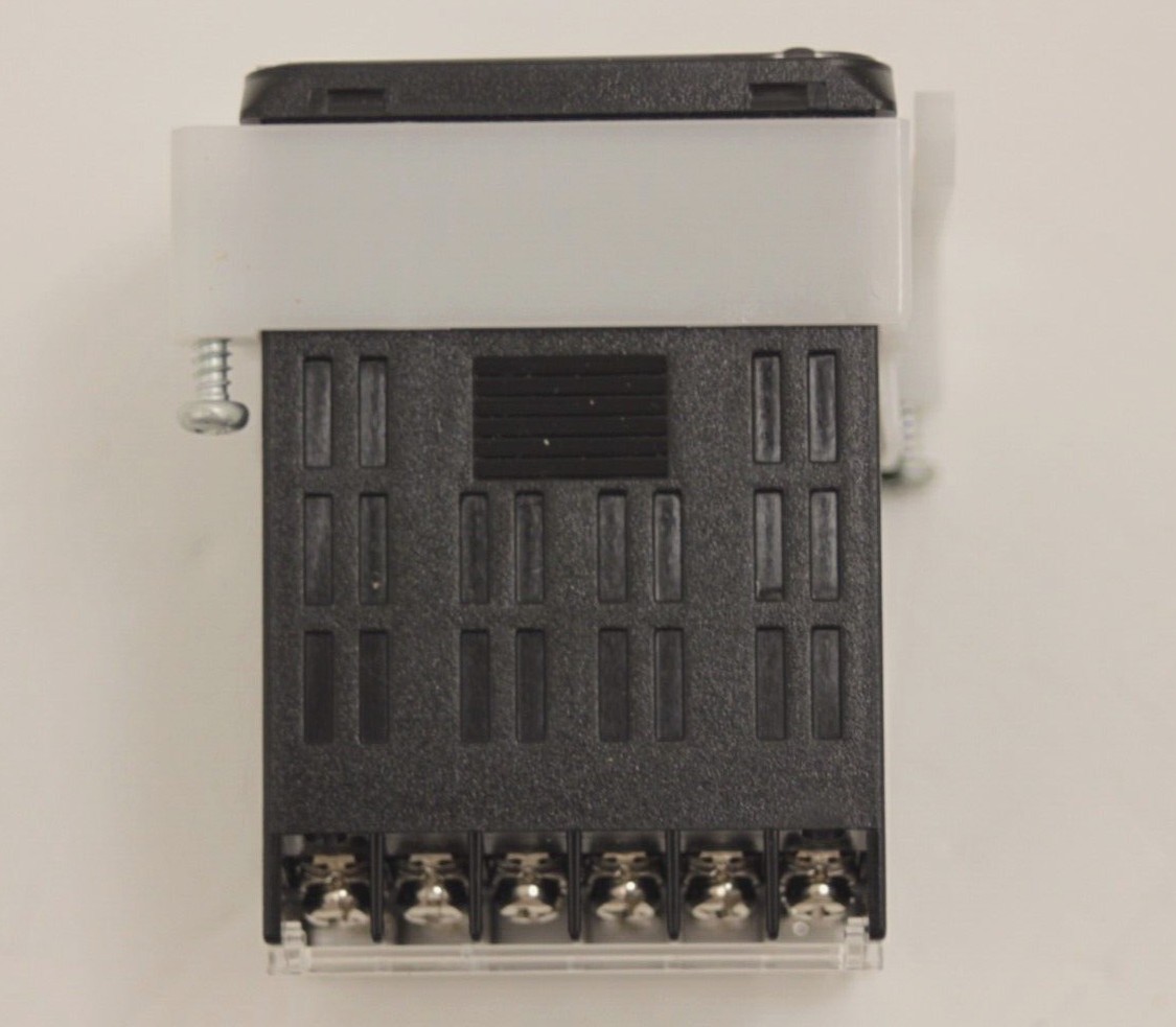 E5CC-RX3D5M-000 DIGITAL CONTROLLER, MULTI RANGE, 24V AC DC, 60 HZ US Free TAX