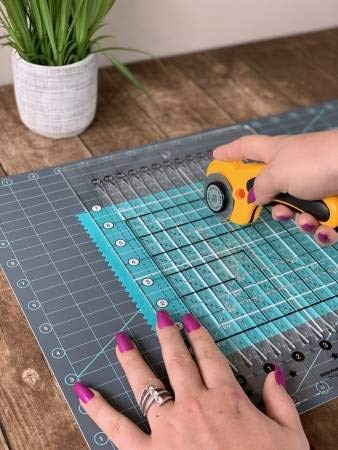 Creative Grids Mat Self Healing Double Sided 18 X 24 Cgrmat1824