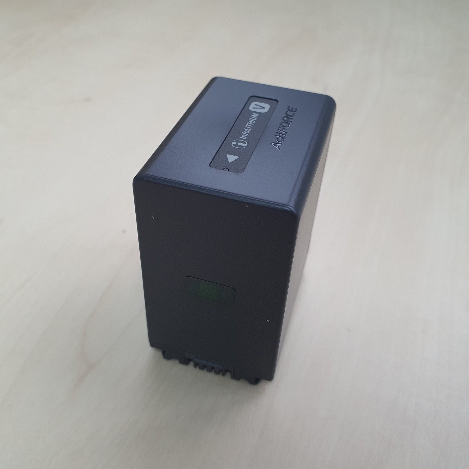 Sony Battery NP-FV100A 7.4V 3410mAh V Series BC-QM1 AC-QCV10 for FDR-AXP35 CX900