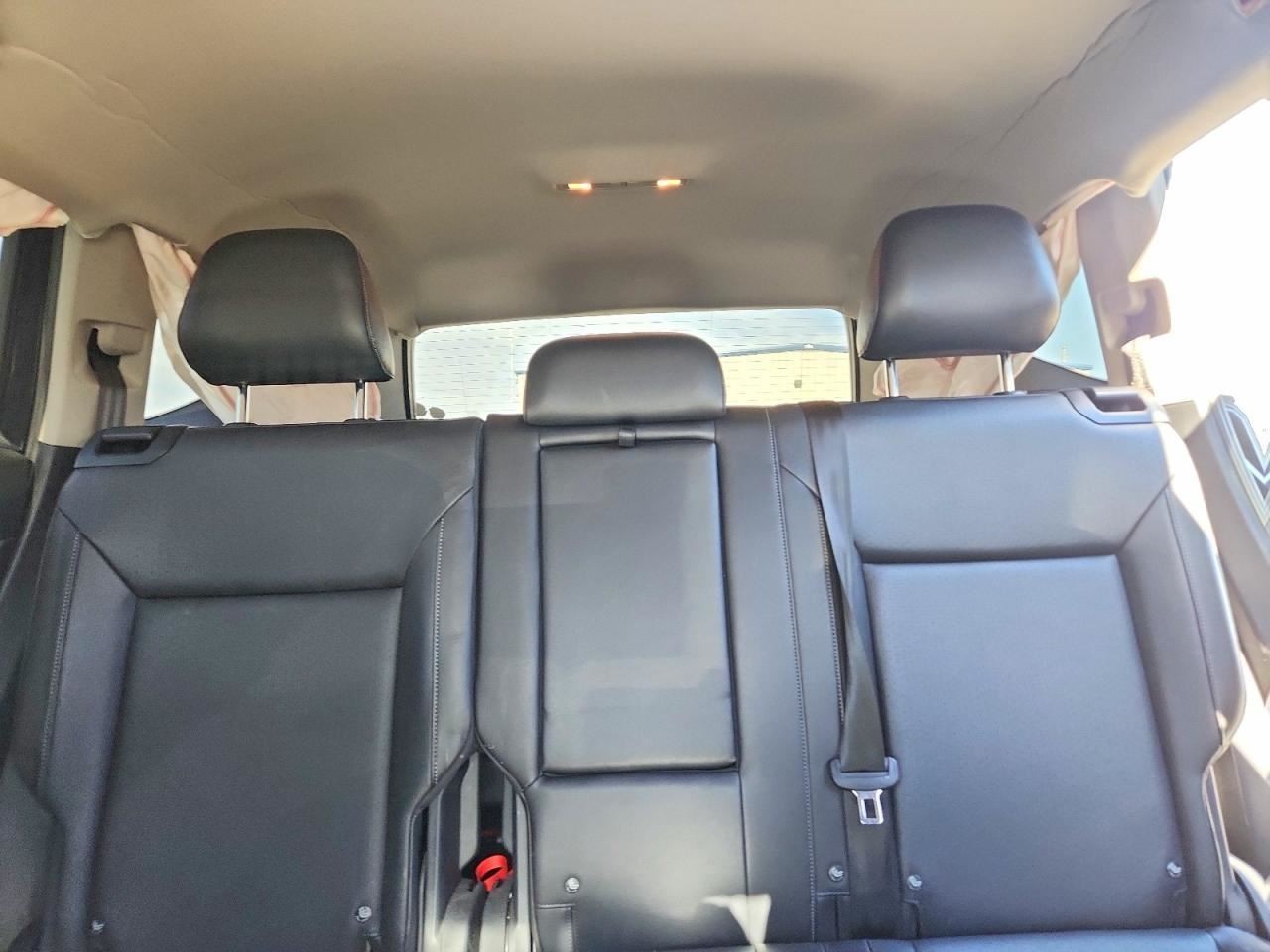 ATLAS 2018 Glove Box 4982003