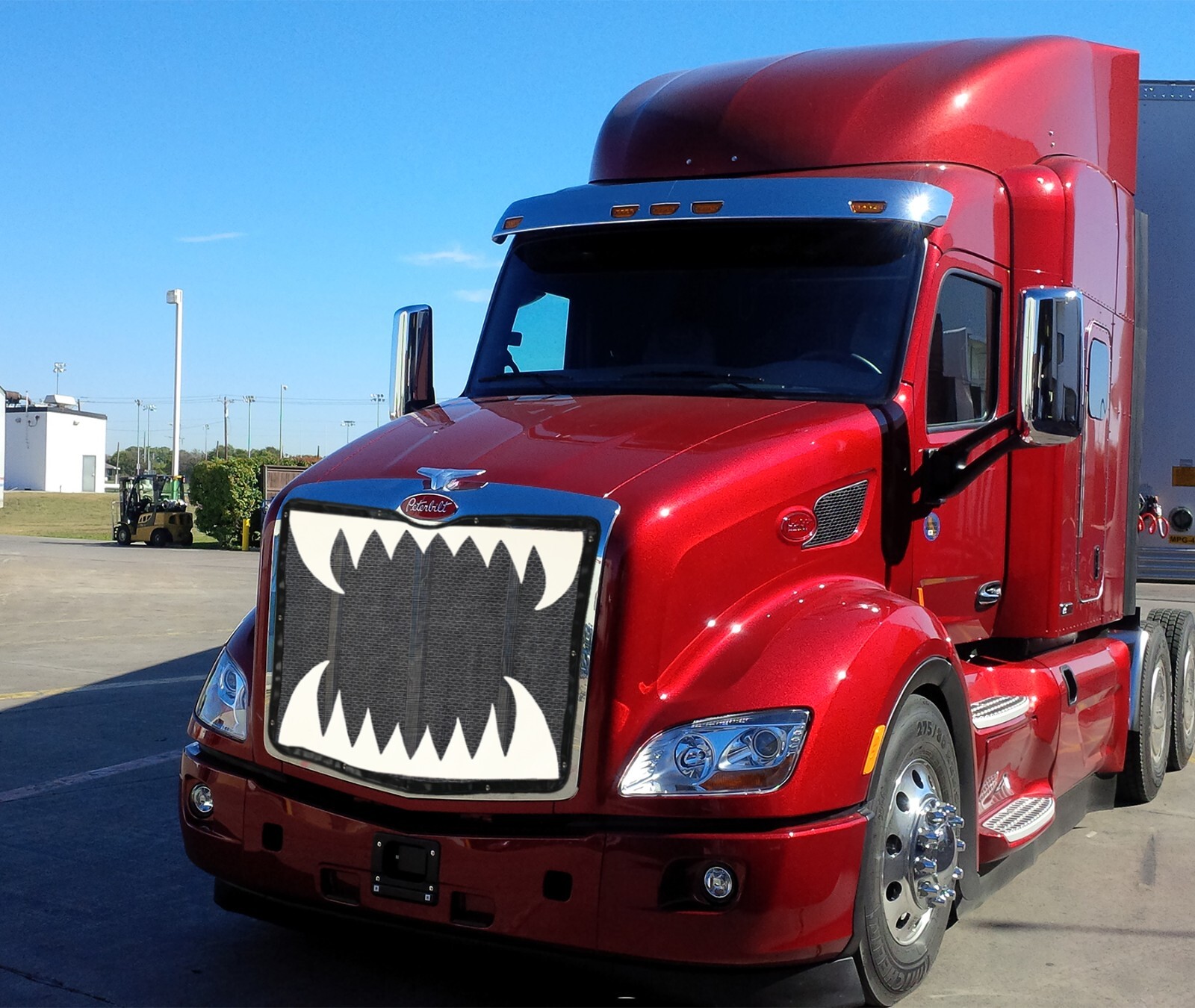 GrillAdz 2012-2021 Peterbilt 579 1st Gen Premium Bugscreen with white Jaws