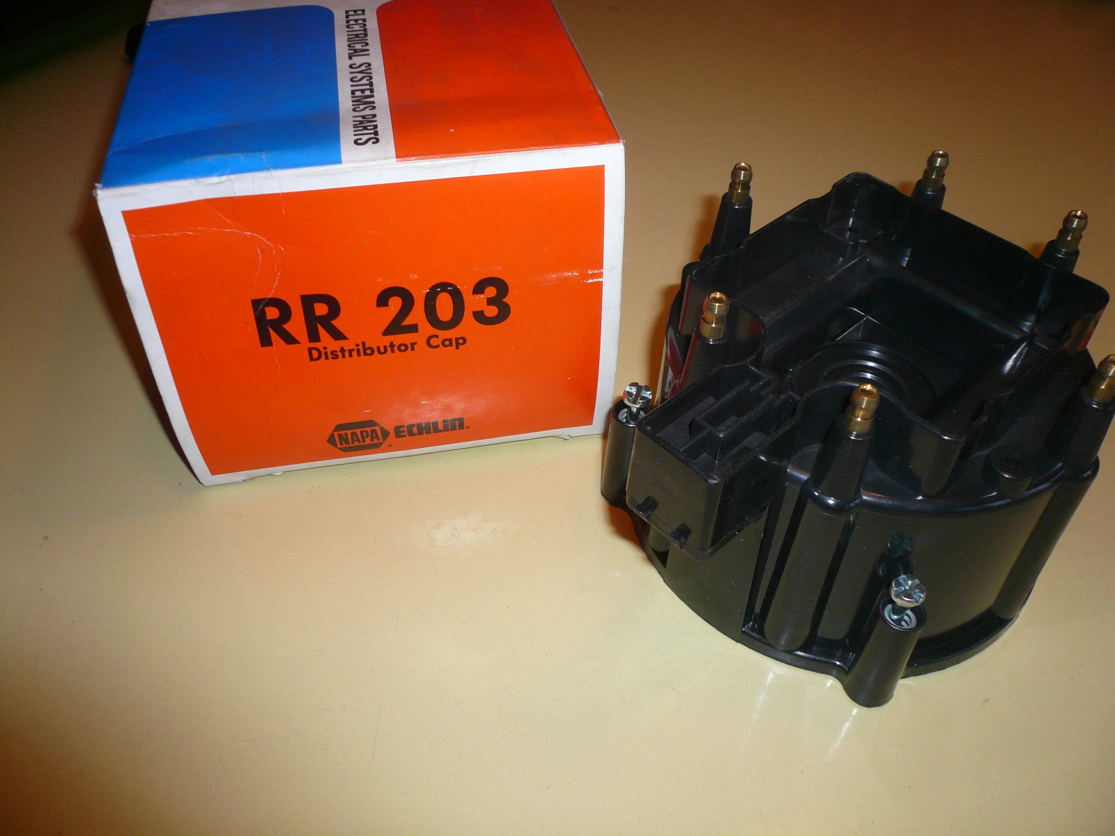 RR203 NOS Echlin NAPA Distributor Cap 1985 - 1990 GM & GMC 3.0L 3.8L 4.8L OEM