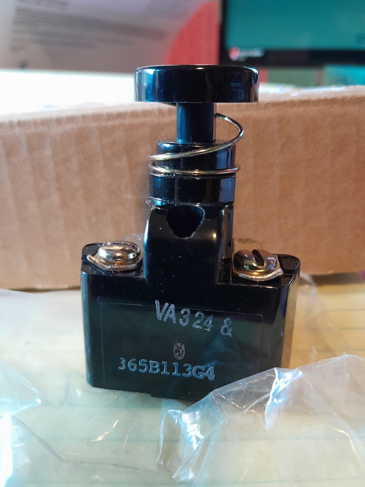 NIB GE Black Pushbutton Control 365B113G004