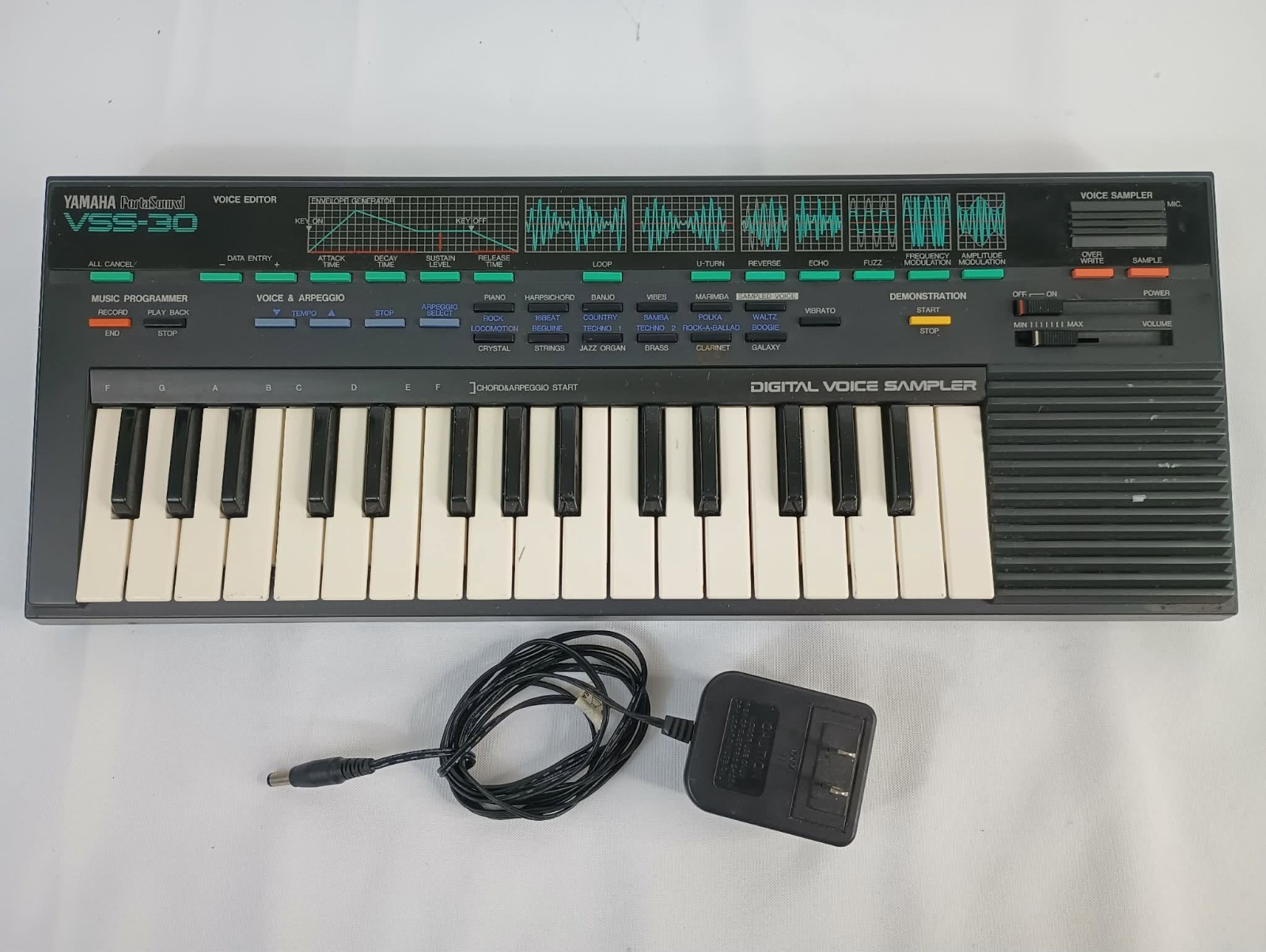 Yamaha VSS-30 Portasound Digital Voice Sampler Portable Keyboard w/ AC adapter