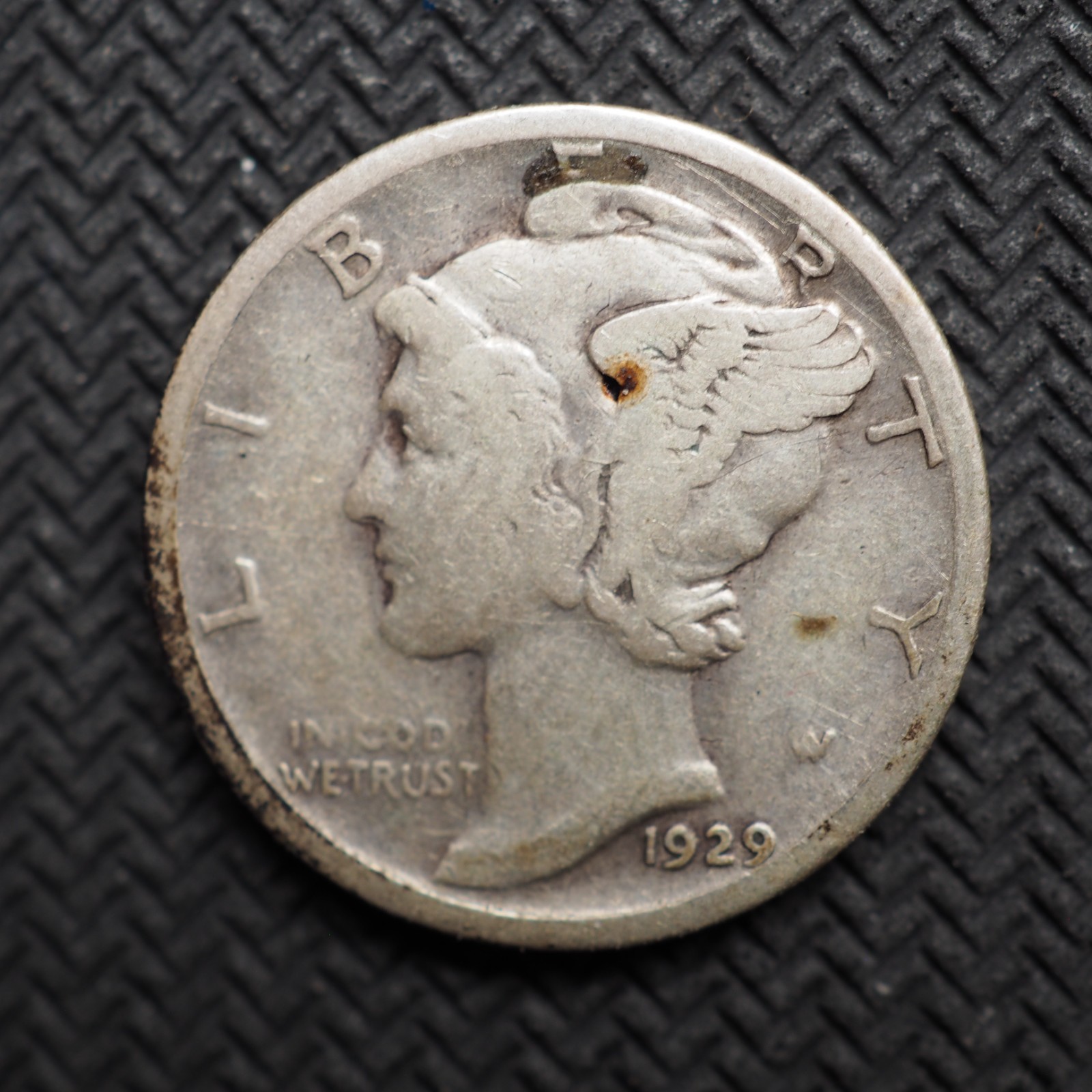 1929  **S**MERCURY   HEAD  SILVER DIME - FREE SHIPPING! C2551