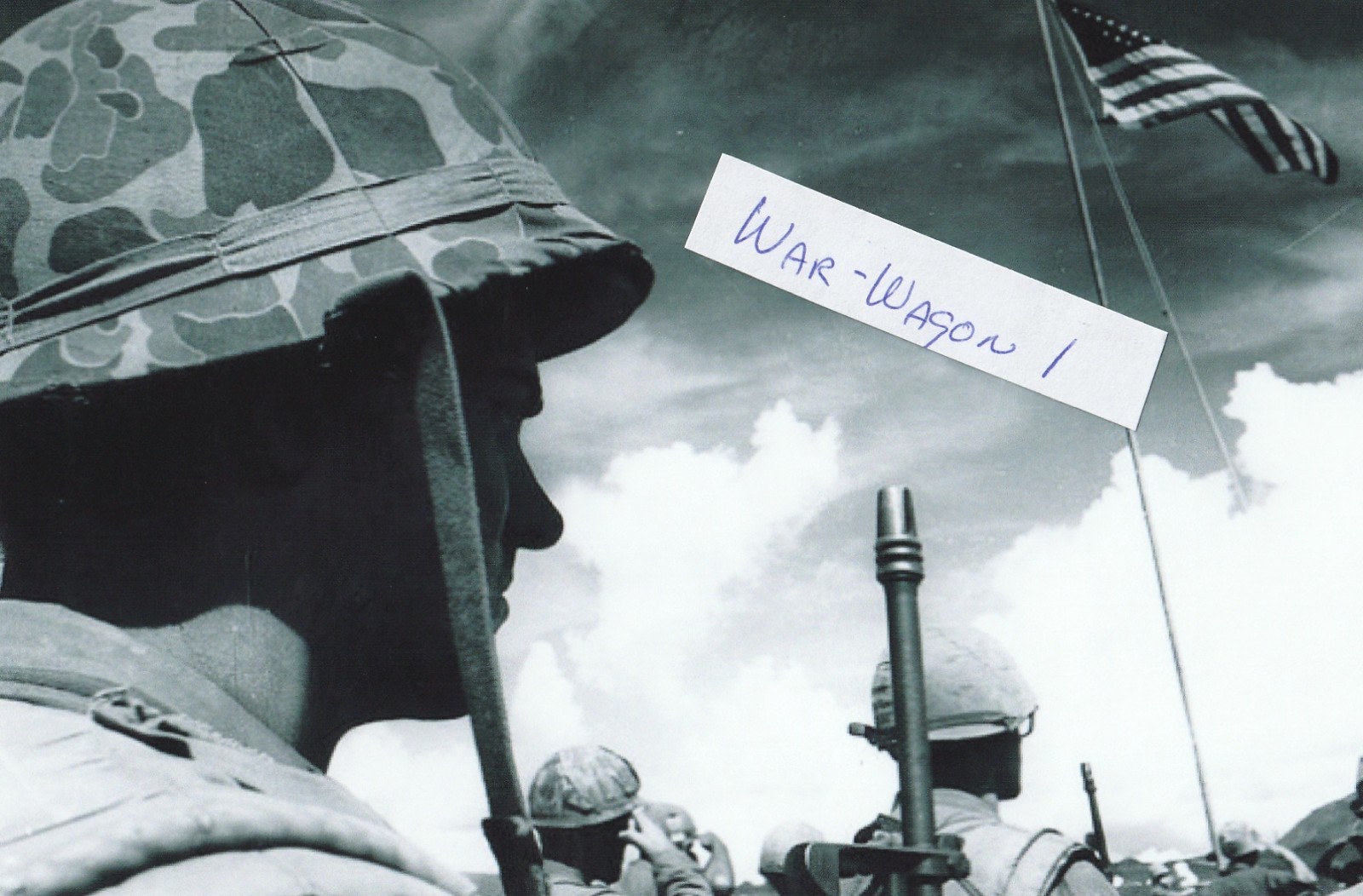 Vietnam  War  Photo --    Soldiers