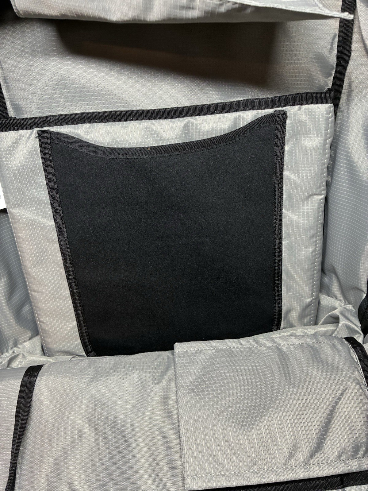 Backpack NWOT Kohla Restless 25L Black Multimedia Retractable Straps Side Handle