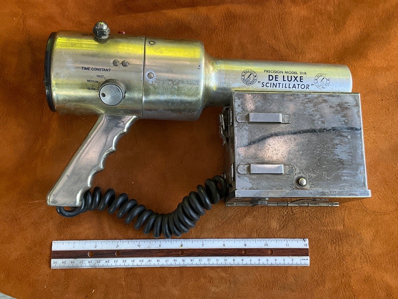 Vintage  De Luxe "Scintillator" Precision Model 111B