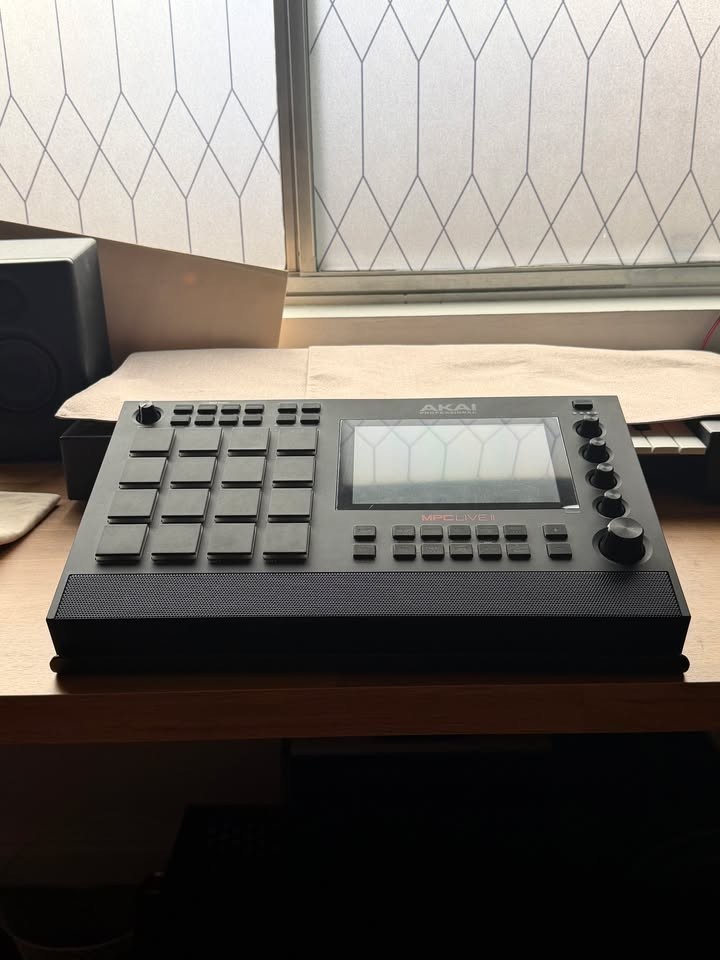 Akai Professional MPC Live II Production Controller: Open-box / Unplayed