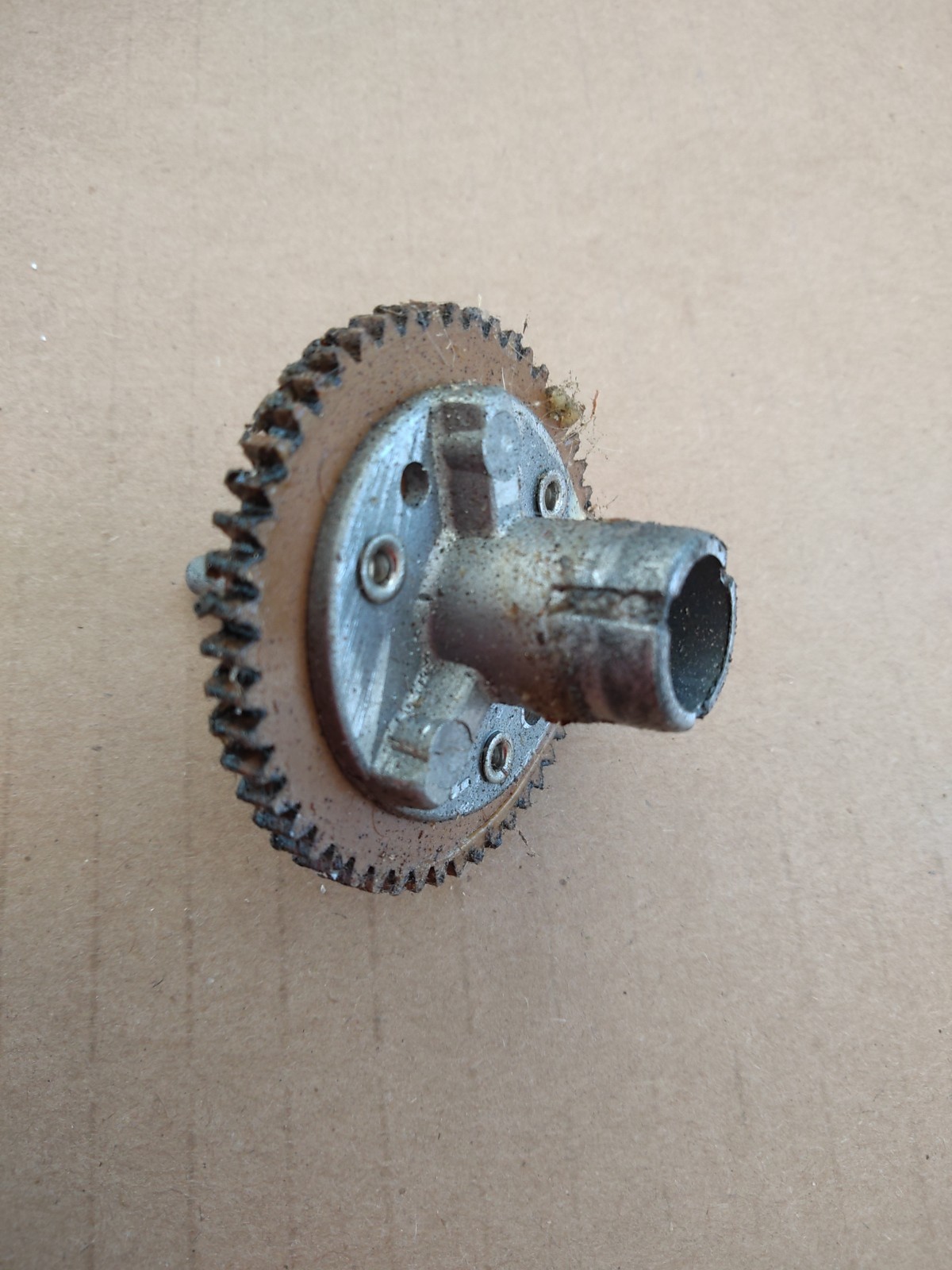 Presto Pizzazz Rotating Pizza Oven Pan Rotation Gear Only for MODEL 03430