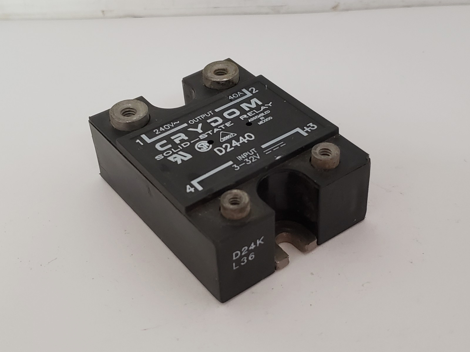 CRYDOM D2440 SOLID STATE RELAY 40A 240VAC 3-32V