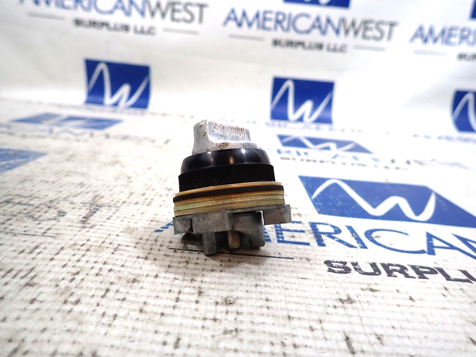 UAA Clark Selector Switch 2 Position Switch Type HO Maintain Lot of 2