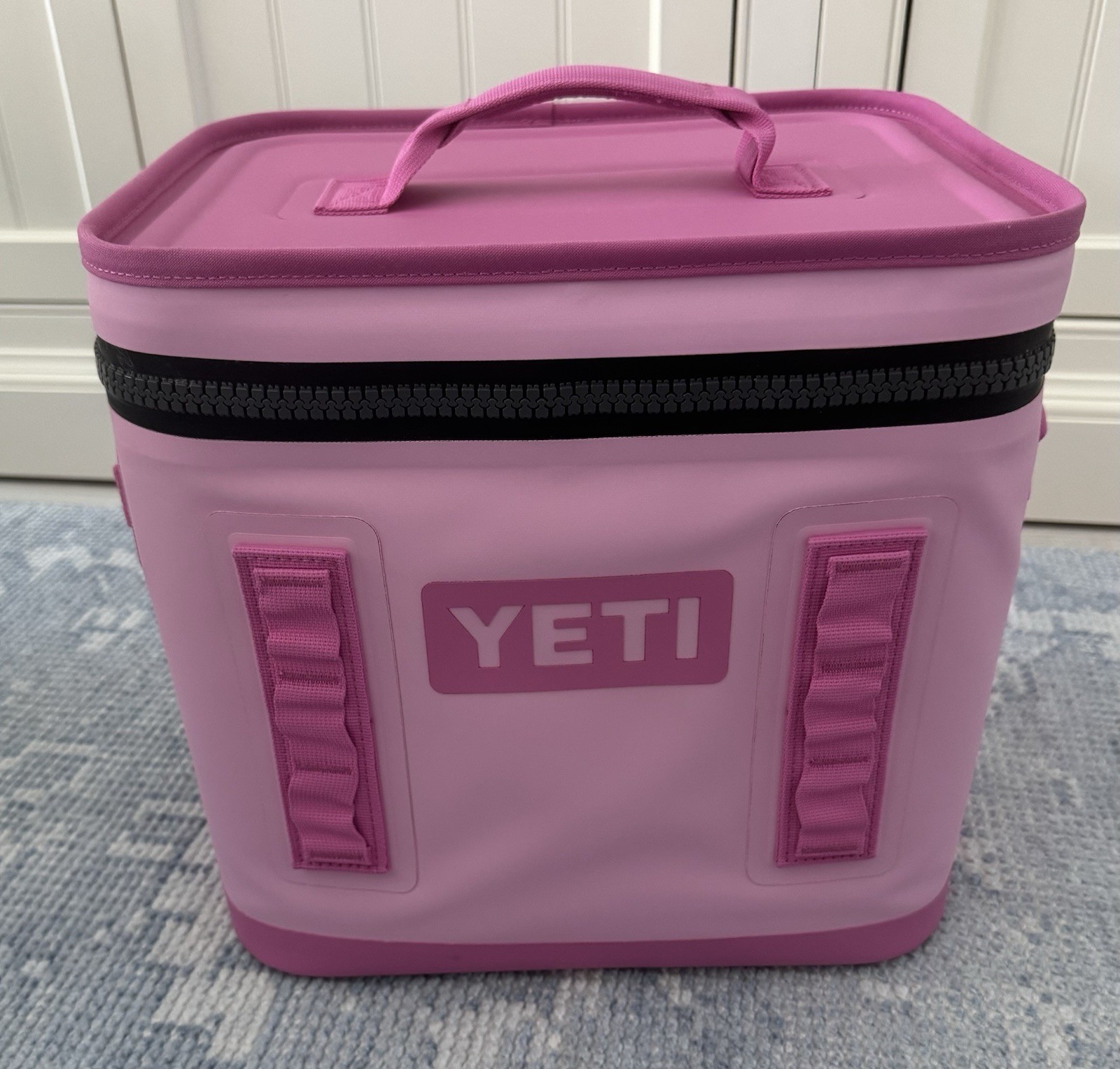 NWT Yeti ~POWER PINK~ HOPPER 12 SOFT INSULATED COOLER ~BEACH & PICNIC~ BARBIE