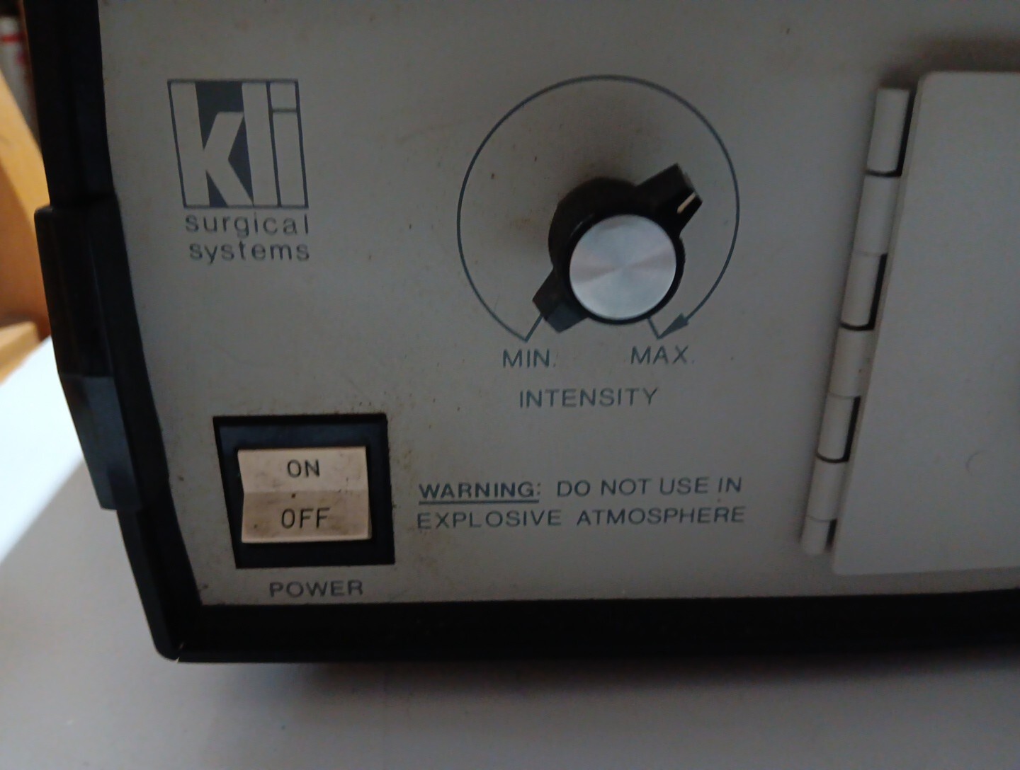 KLI Fiber Optic Light Source KL 300