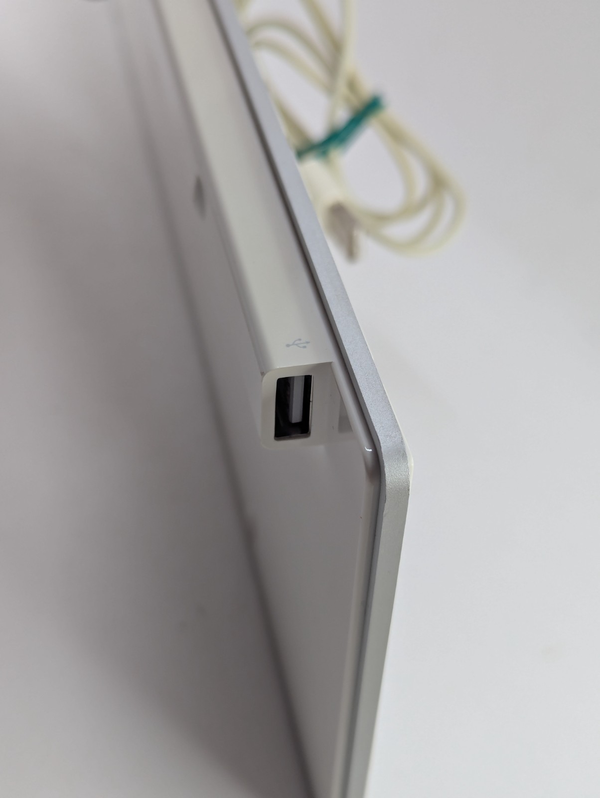 Apple USB Wired Full Keyboard A1243 Authentic Apple Aluminum