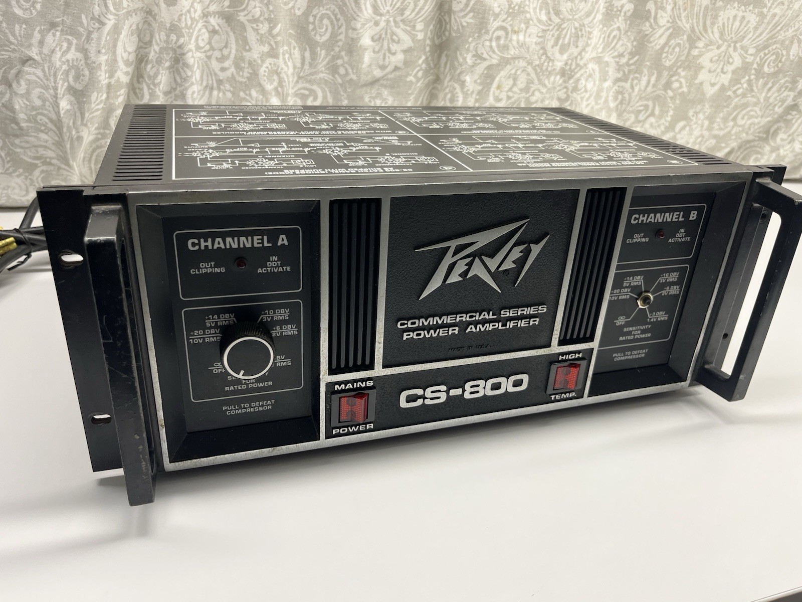 Peavy CS-800 Commercial Series Power Amplifier, 800W (400W@4 Ohm Per Channel)
