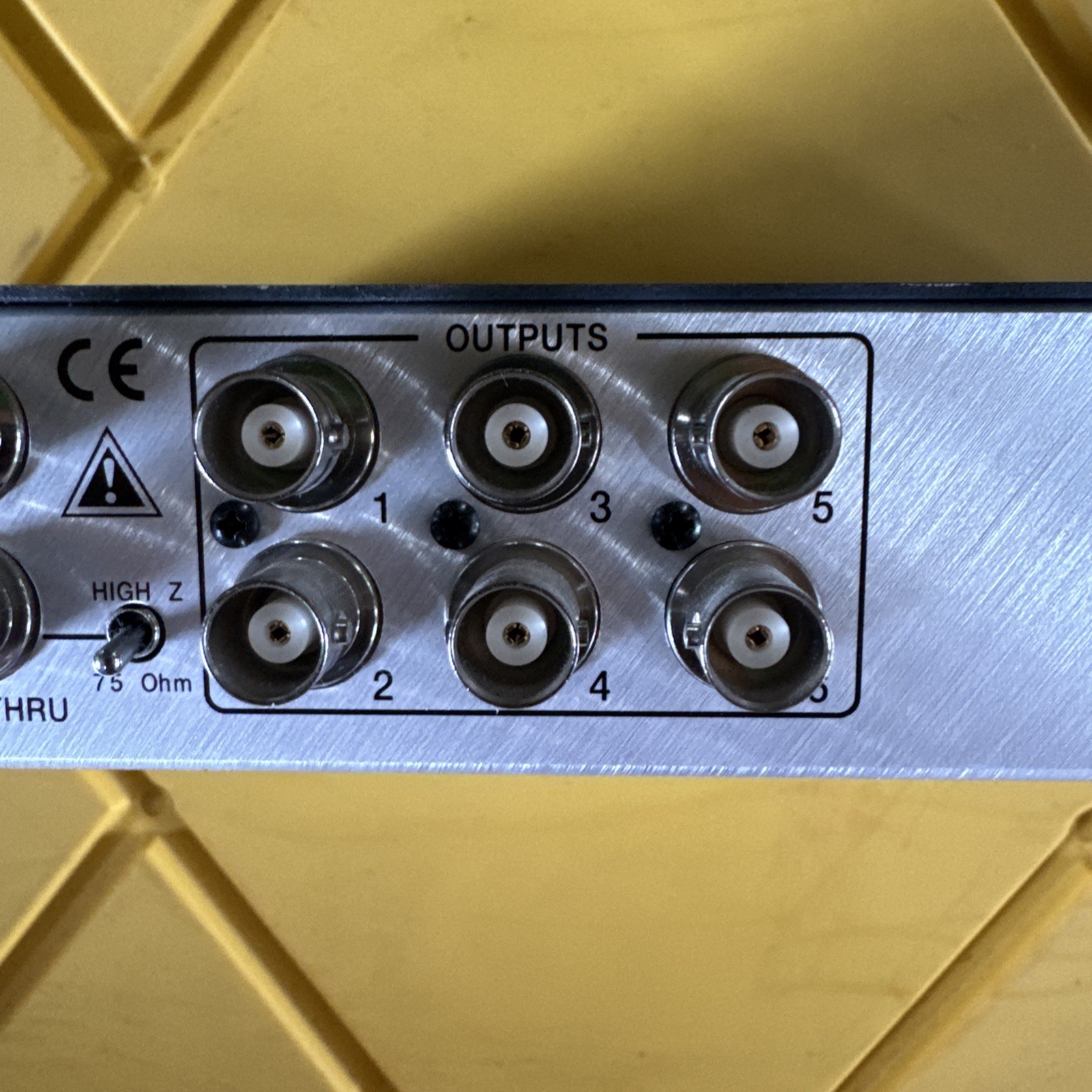 Extron DA 6V EQ - Distribution Amplifier Powers Up No Power Cord