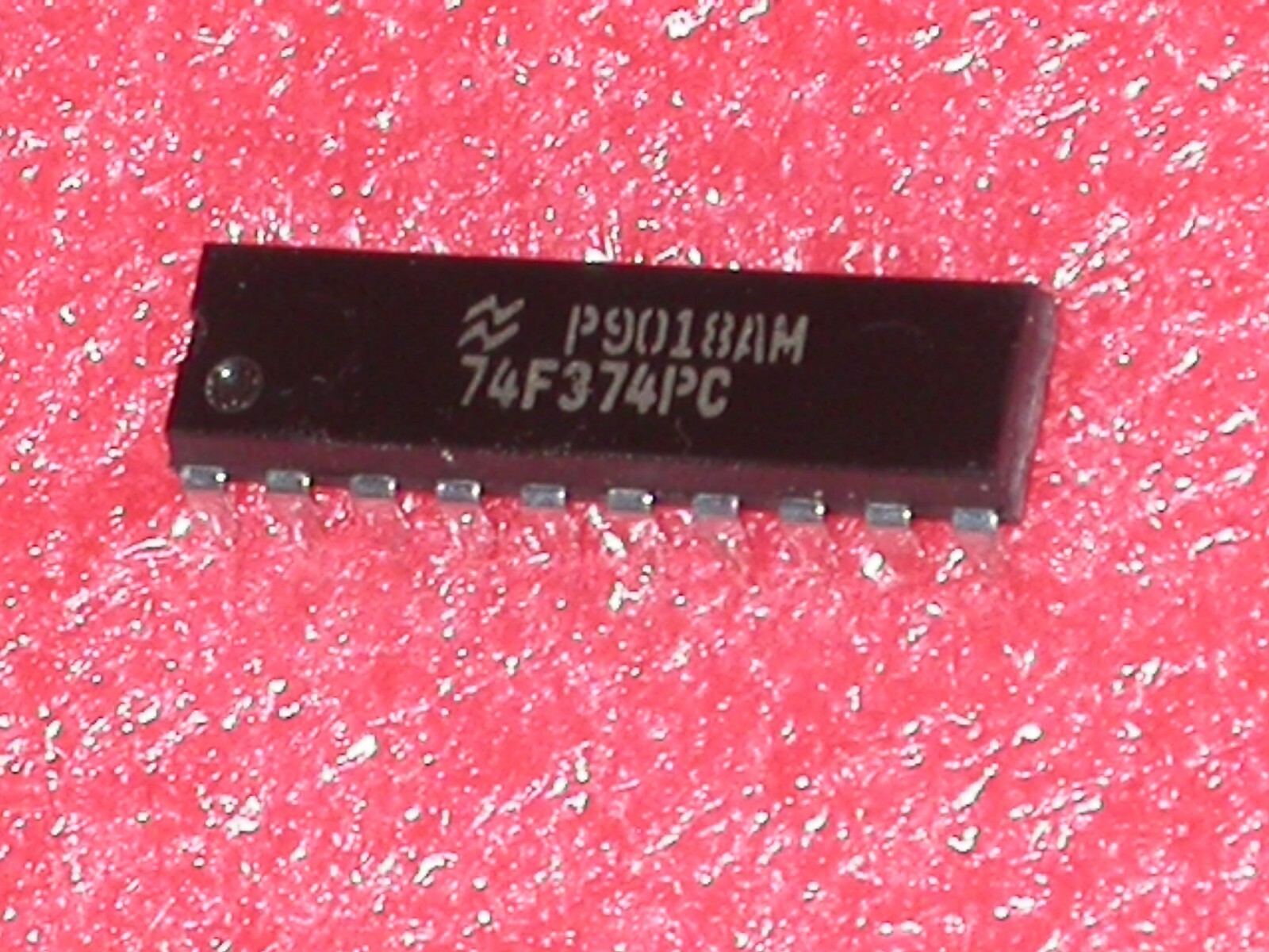 Lot of 5 National 74F374N Octal D-Flip Flop Tristate Outputs 20 Pin DIP