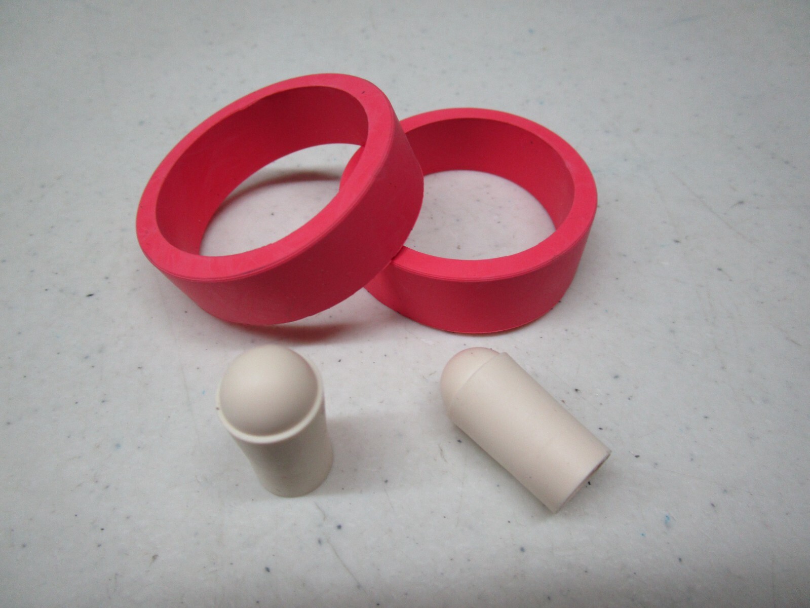 2 PREMIUM FLIPPER RUBBER RINGS RED 1-1/2" x 1/2" w/ 2 FREE White Tips