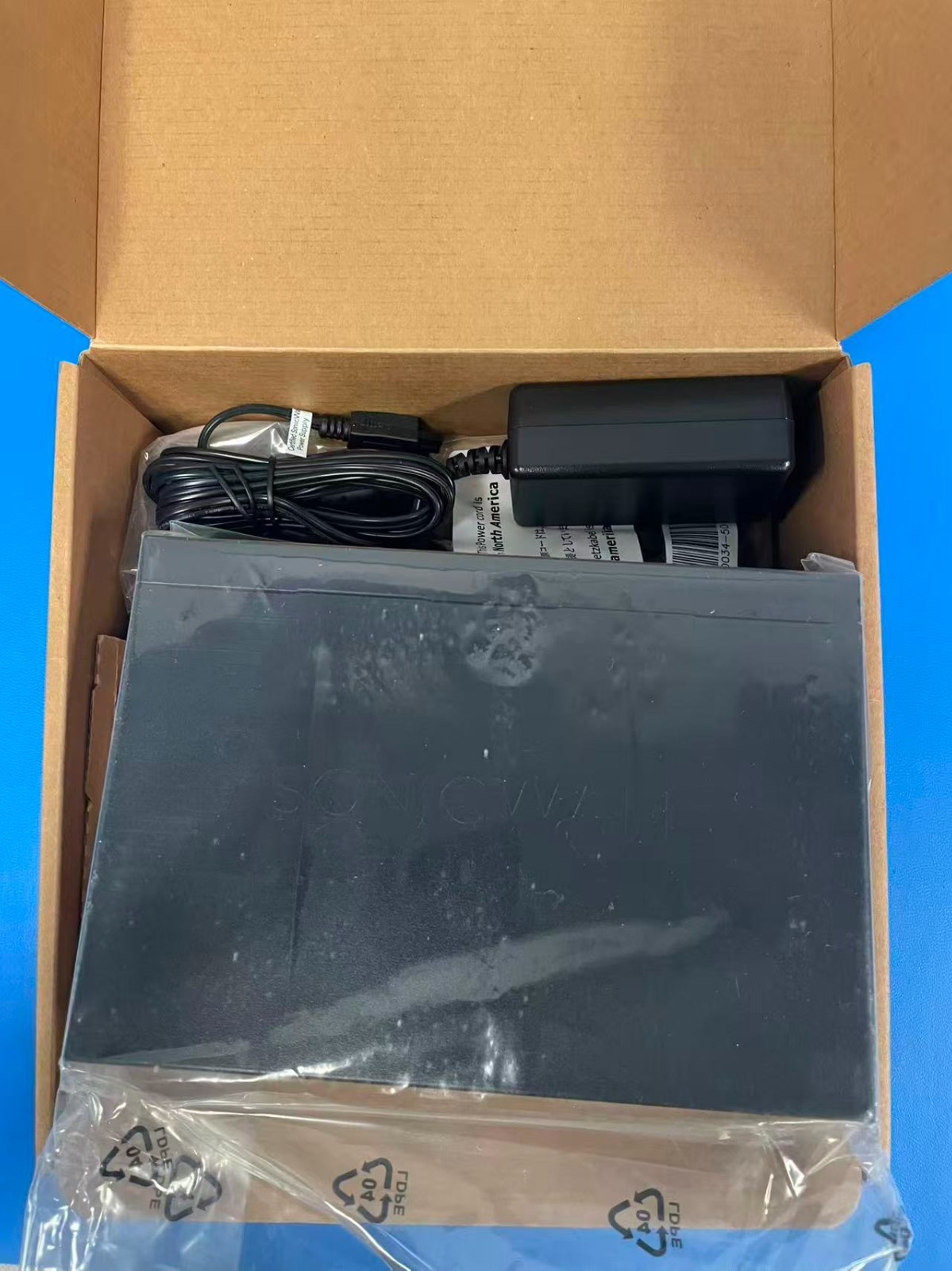 NEW SonicWALL TZ350 APL28-0B4 Network Security Firewall Appliance w/ AC Adapter