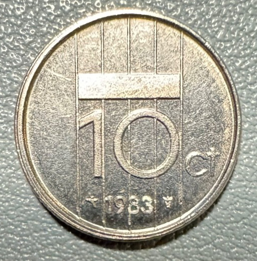 1983 Netherlands 10 Cent coin  - Excellent Condition
